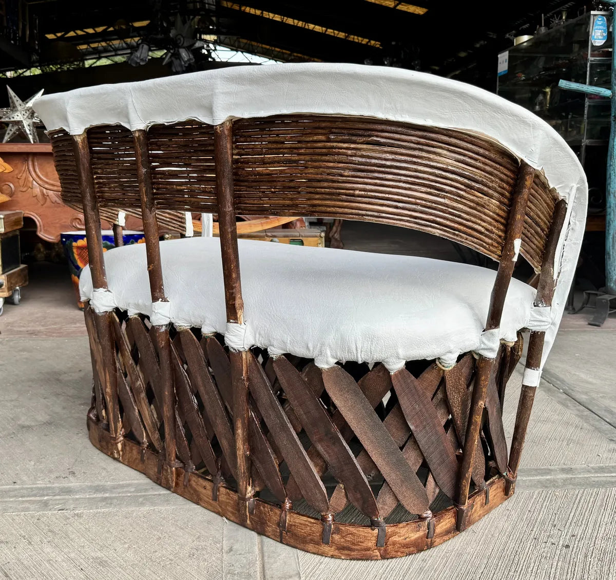 Sillon Love Seat Equipal Blanco 2 Personas Estilo Varas Blanco Piel De Cerdo