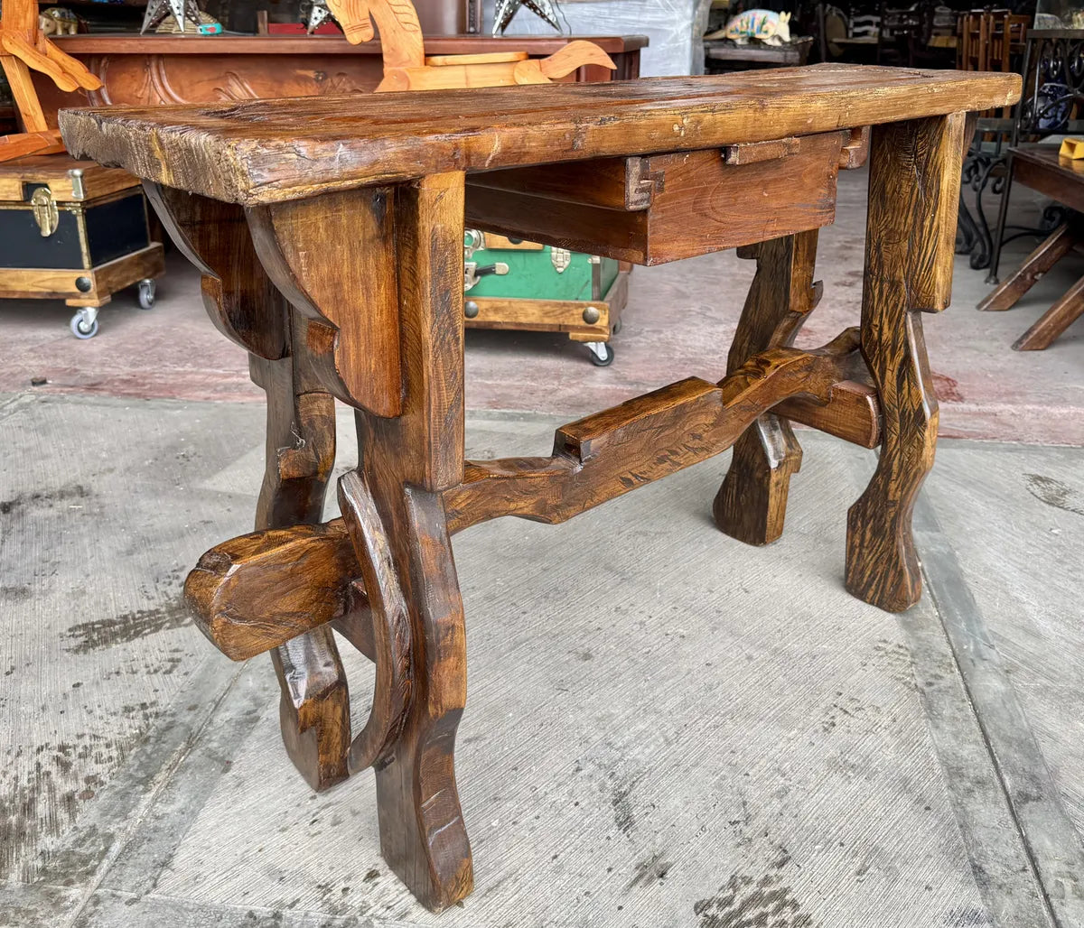 Antigua Credenza Coqueta Patas De Yugos Y Cubierta De Puerta Marrón