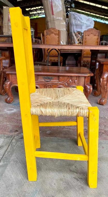 Silla Artesanal Amarilla Madera Sustentable Estilo Antiguo.
