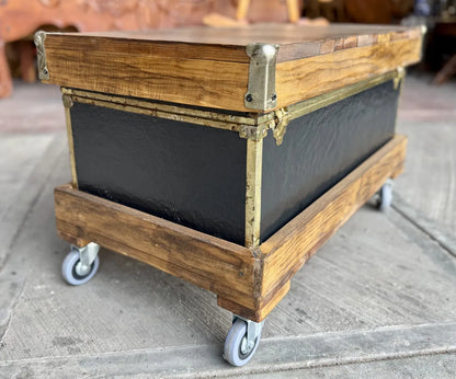 Mesa De Centro Con Baul Petaca Velis Negro Antiguo Azul