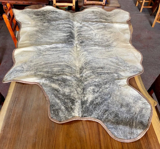 Exclusivo Tapete Alfombra De Piel Con Pelo Estilo Antiguo.