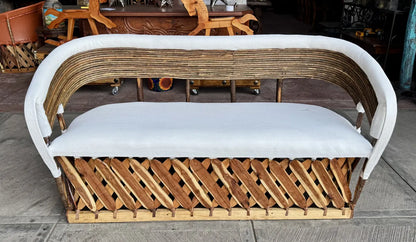 Sillon Equipal Tradicional Para 3 Personas Estilo Varas Blanco Piel De Cerdo Agregar a favoritos