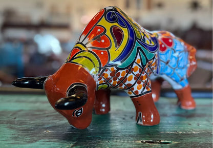 Figura Escultura Toro De Lidia En Talavera Fina.