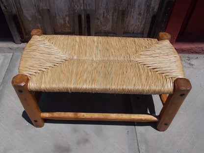 Banca Artesanal De Madera Tejida Con Tule. Estilo Antiguo.