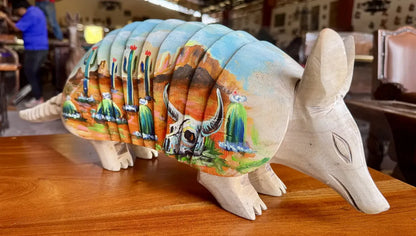 Escultura Armadillo Madera Al Óleo Estilo Antiguo Nueva 100% Oleo
