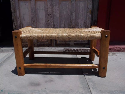 Banca Artesanal De Madera Tejida Con Tule. Estilo Antiguo.