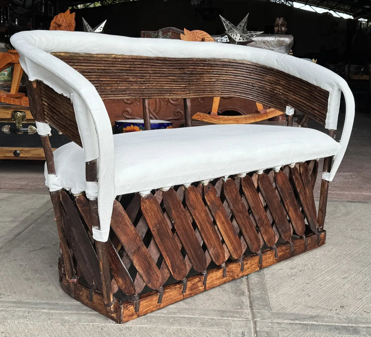 Sillon Love Seat Equipal Blanco 2 Personas Estilo Varas Blanco Piel De Cerdo