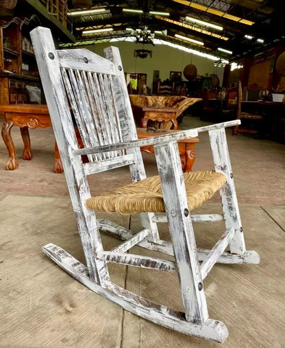 Silla Artesanal Mecedora Blanca Sustentable Estilo Vintage