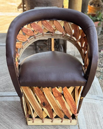 Comedor En Madera Y Piel Estilo Estacas Equipal. 100% Nuevo (Usado)