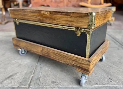 Mesa De Centro Con Baul Petaca Velis Negro Antiguo Azul