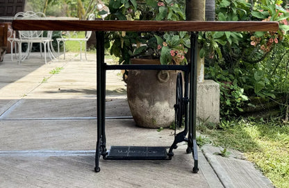 Mesa Credenza Con Pedal De Maquina De Coser Antigua.
