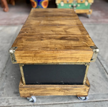 Mesa De Centro Con Baul Petaca Velis Negro Antiguo Azul