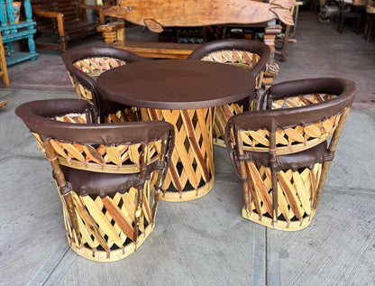 Comedor En Madera Y Piel Estilo Estacas Equipal. 100% Nuevo (Usado)