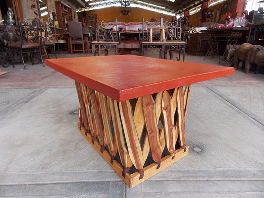 Mesa De Centro Artesanal Madera Y Piel. Estilo Antiguo