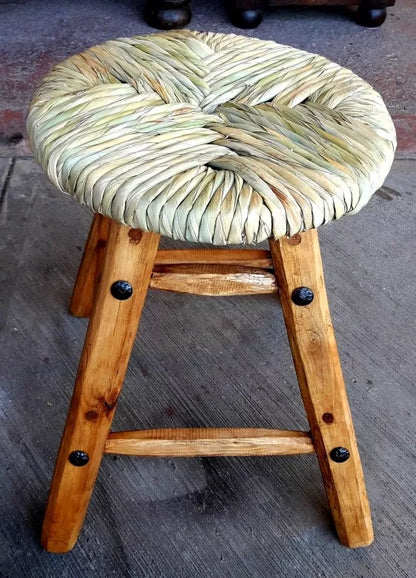 Banco Artesanal. Madera Y Tejido Con Tule Estilo Antiguo.