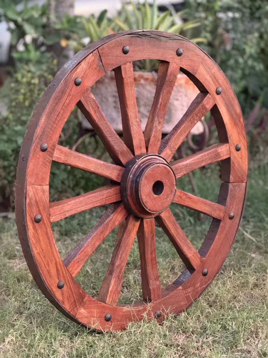 Bella Rueda De Carreta De Madera Antigua De Mezquite
