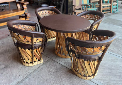 Comedor En Madera Y Piel Estilo Estacas Equipal. 100% Nuevo (Usado)