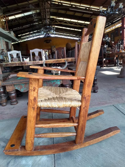 Fuerte Banca Mecedora Balancin Madera Y Tule. Estilo Antigv