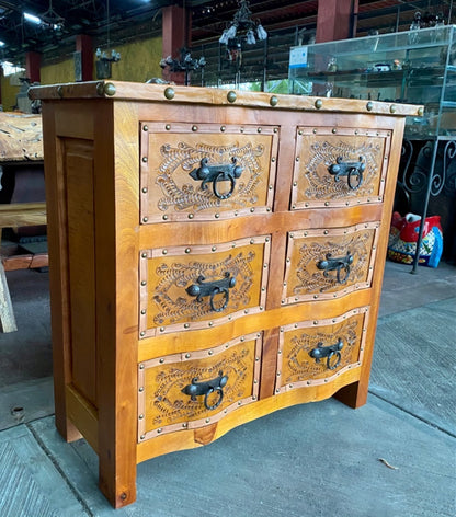 Comoda Cajonera En Madera Cedro Encino Y Piel Estilo Antiguo