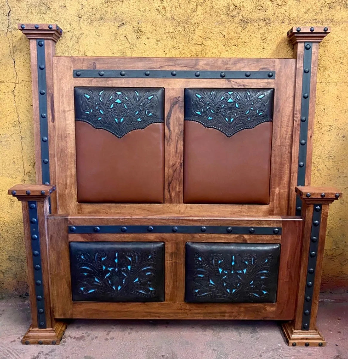 Recamara Madera De Mezquite Y Piel Estilo Antiguo Queen Marrón Claro