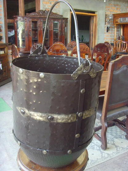 Olla Macetero De Metal Estilo Antiguo.