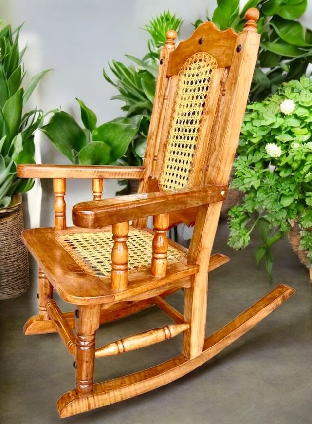 Mecedora Balancin Madera Cedro Estilo Antiguo.
