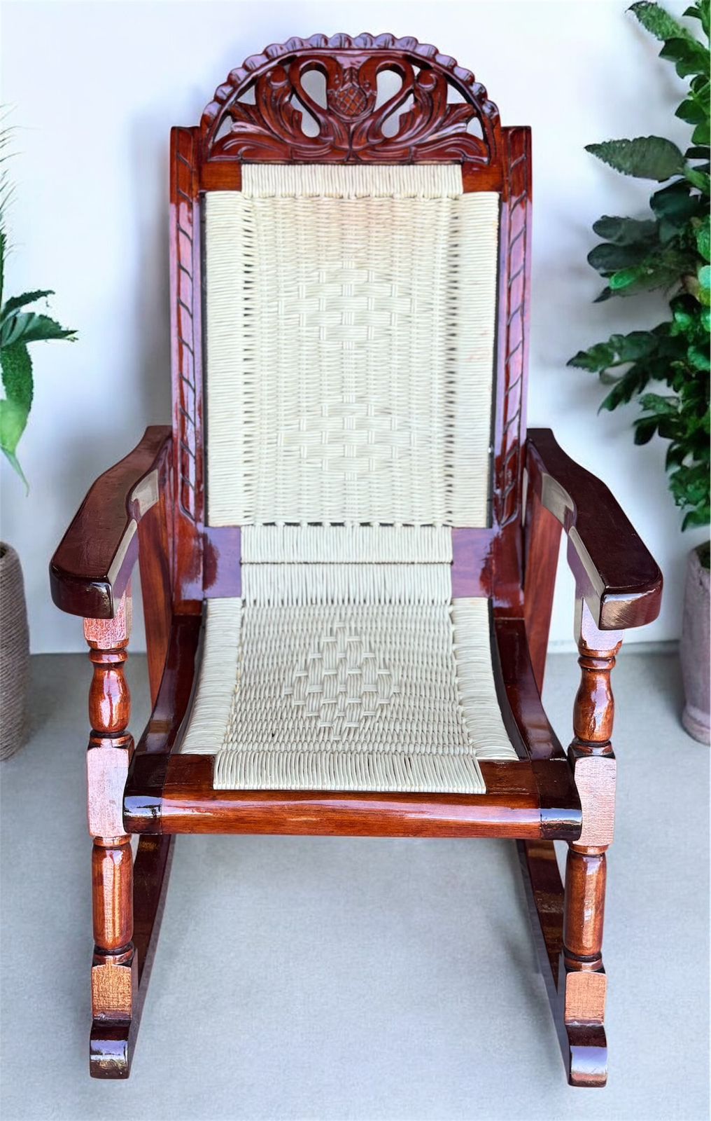 Amplia Silla Mecedora Balancin Madera Cedro Estilo Antiguo