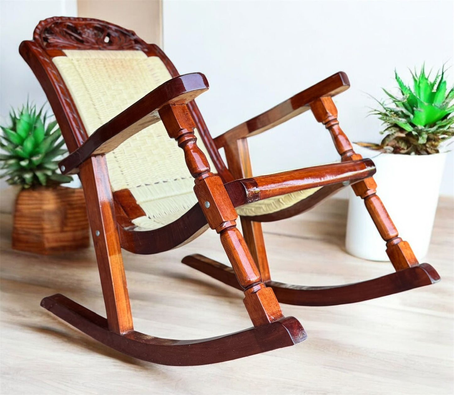 Amplia Silla Mecedora Balancin Madera Cedro Estilo Antiguo