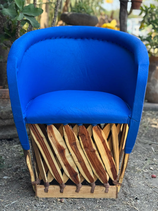 Sillón equipal azul, silla de sala de estar, mueble de sala