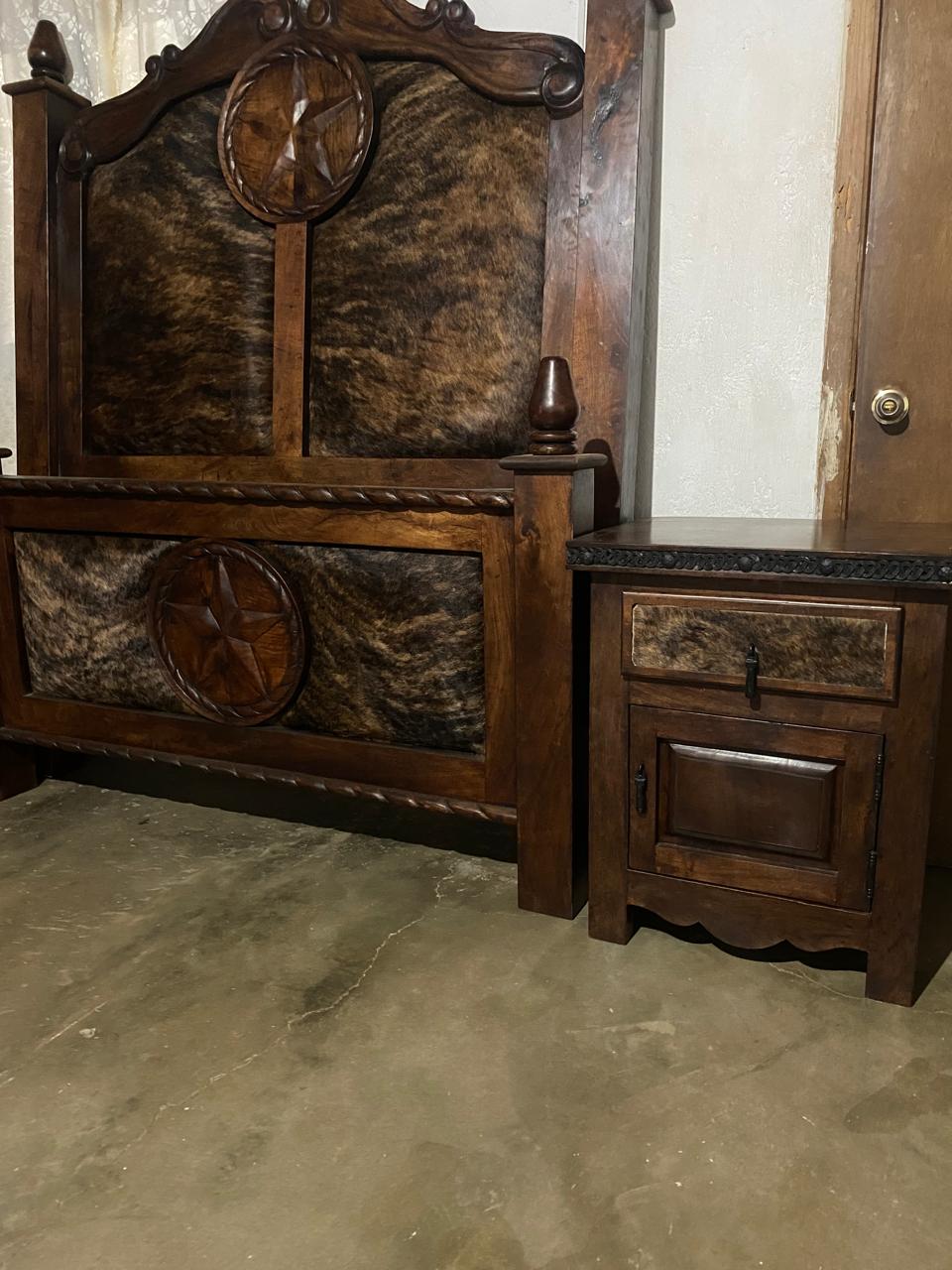 Exclusiva Recamara Mezquite Estilo Colonial Con Piel Y Tallas