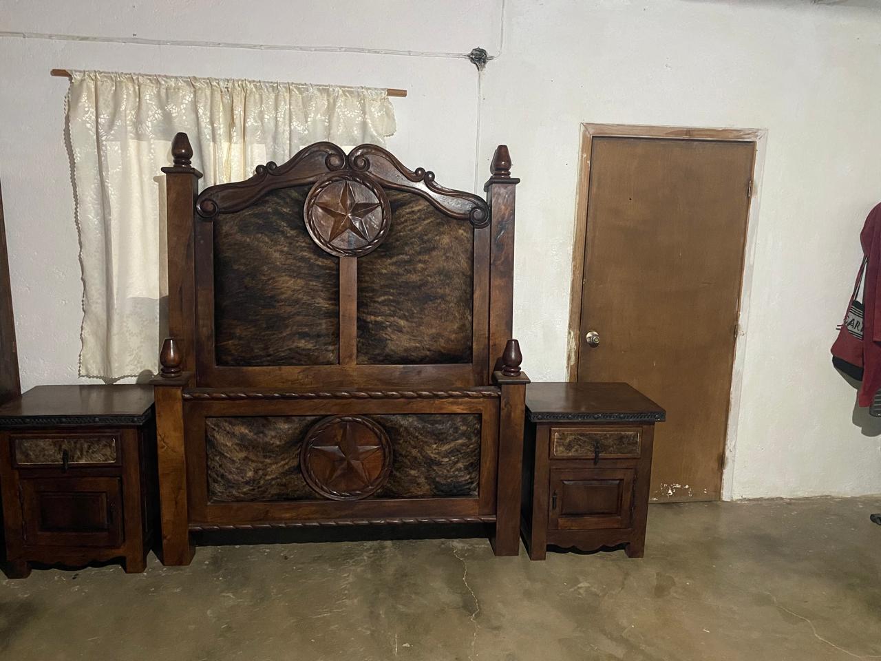 Exclusiva Recamara Mezquite Estilo Colonial Con Piel Y Tallas