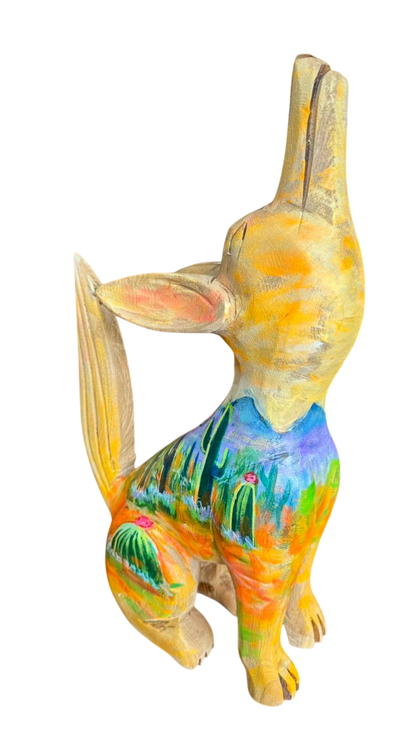 Escultura De Coyote Madera Y Pintada A Mano
