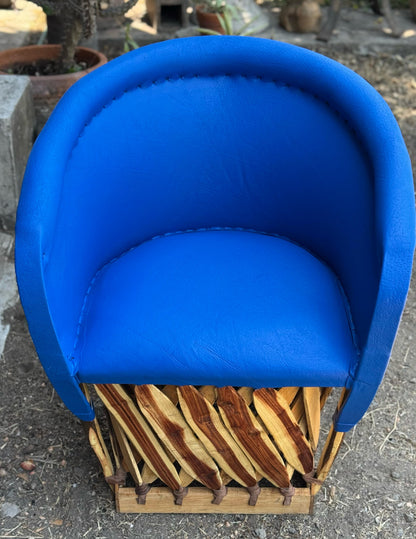 Sillón equipal azul, silla de sala de estar, mueble de sala