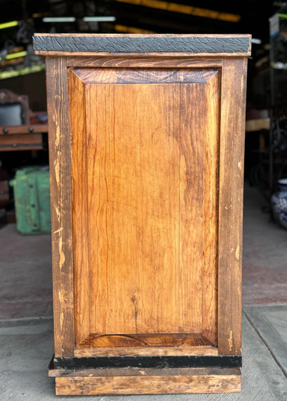 Bufetera de Madera de pino estilo antiguo