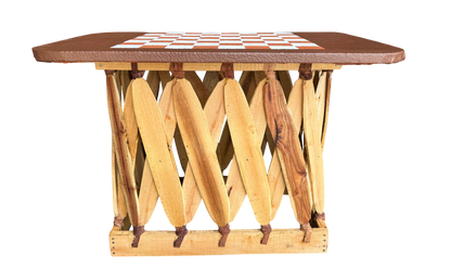 Bella Mesa Artesanal Con Tablero De Ajedrez Estilo Antiguo.