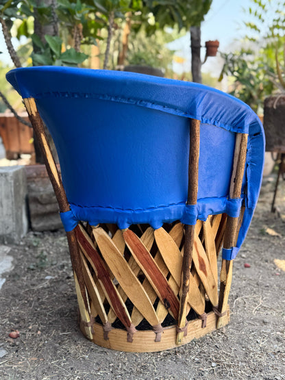 Sillón equipal azul, silla de sala de estar, mueble de sala