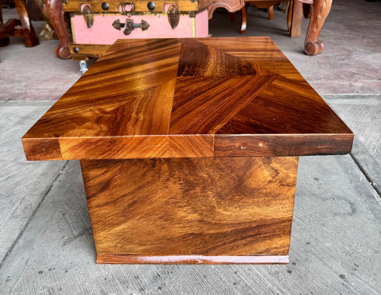 Mesa De Centro De Madera De Parota Estilo Artesanal