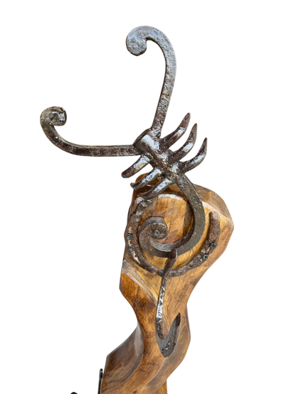 Antiguo Perchero De Pared Con Herradura Alacran