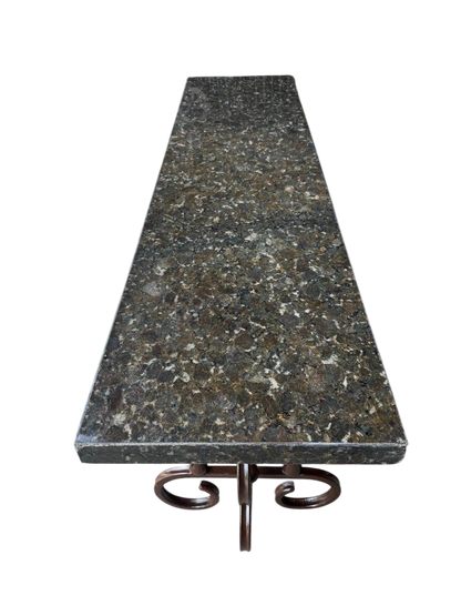 Mesa de Comedor con Cubierta de Mármol y Base de Hierro Forjado