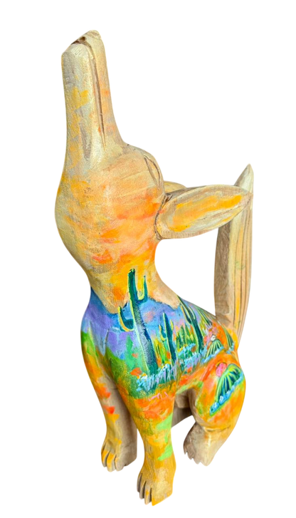 Escultura De Coyote Madera Y Pintada A Mano