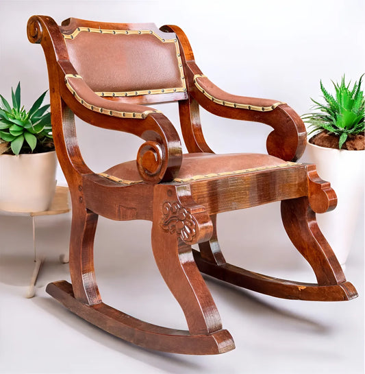 Silla Mecedora En Madera De Mezquite Y Piel Estilo Antiguo.