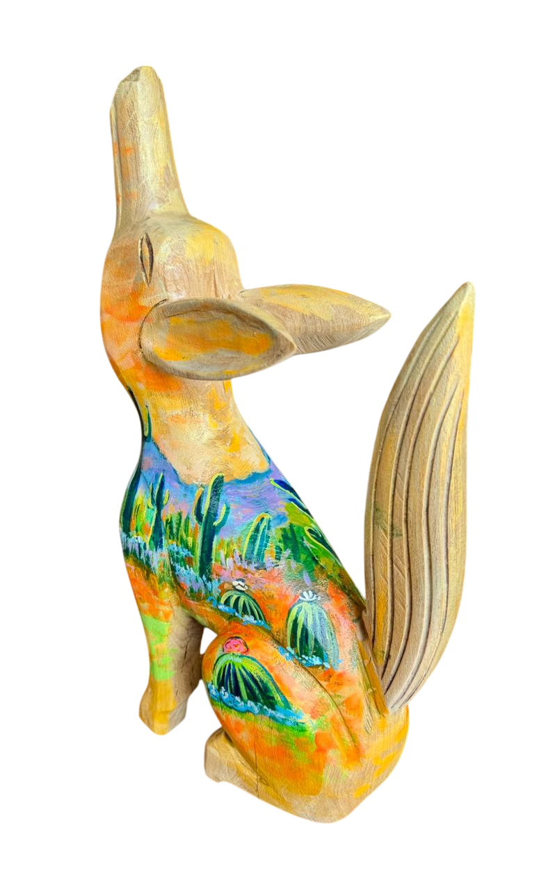 Escultura De Coyote Madera Y Pintada A Mano