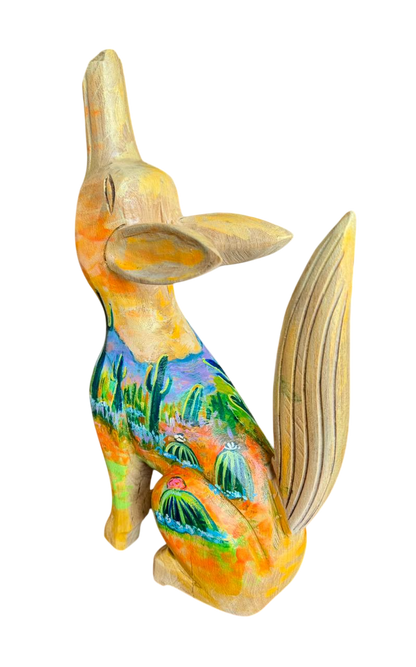Escultura De Coyote Madera Y Pintada A Mano